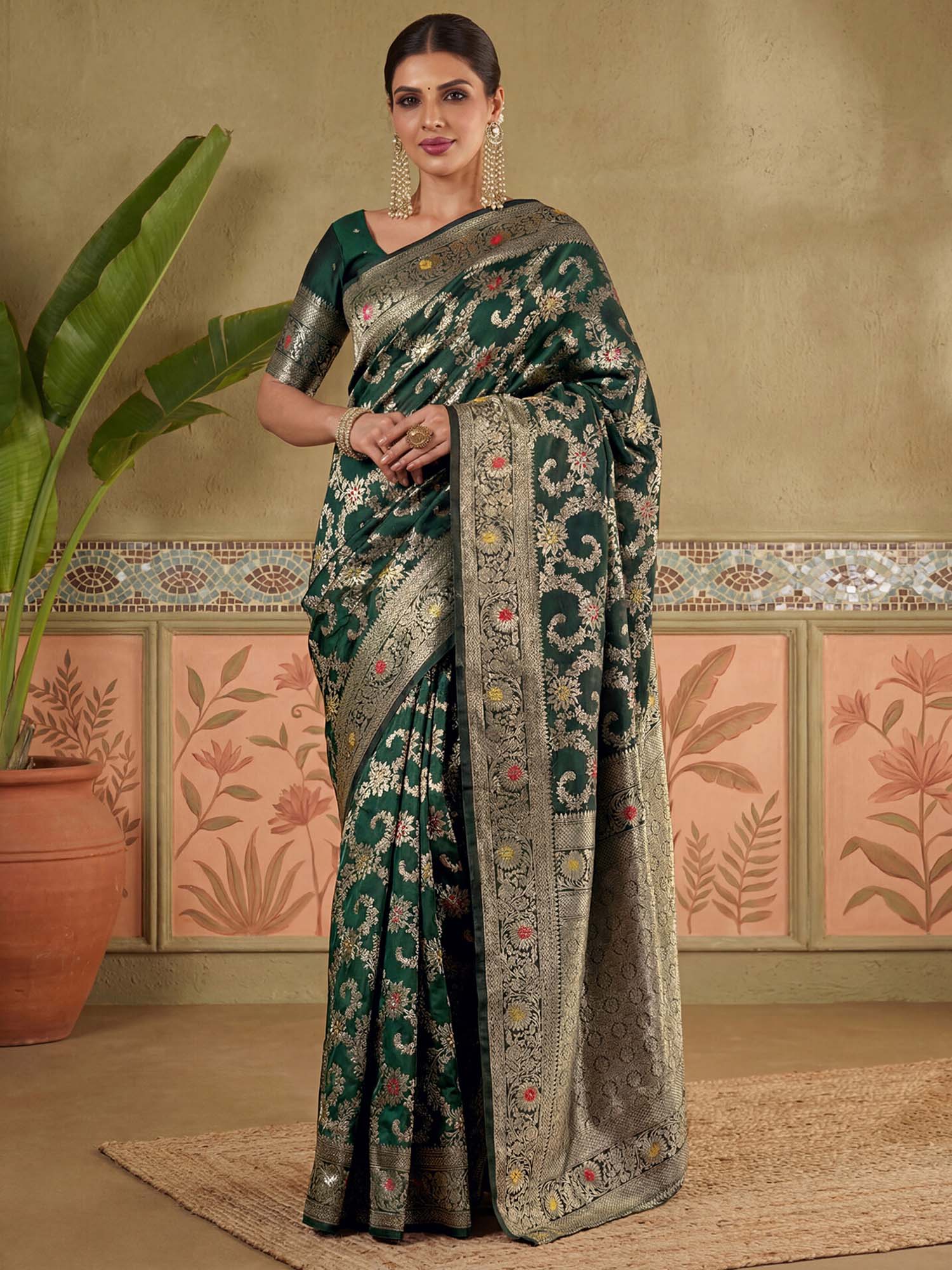 Green Zari Woven Weaving Silk Saree with Unstitched Blouse