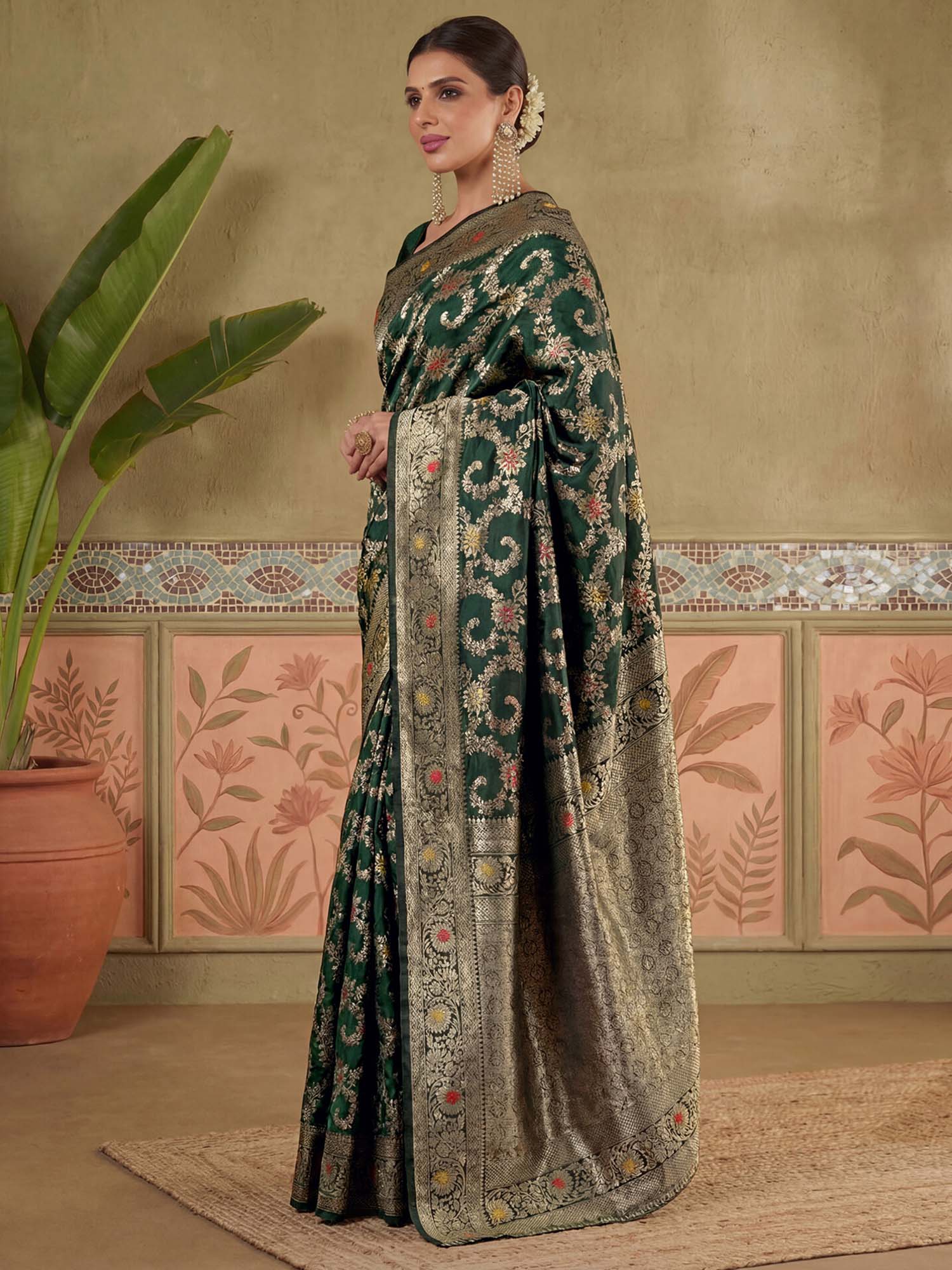 Green Zari Woven Weaving Silk Saree with Unstitched Blouse