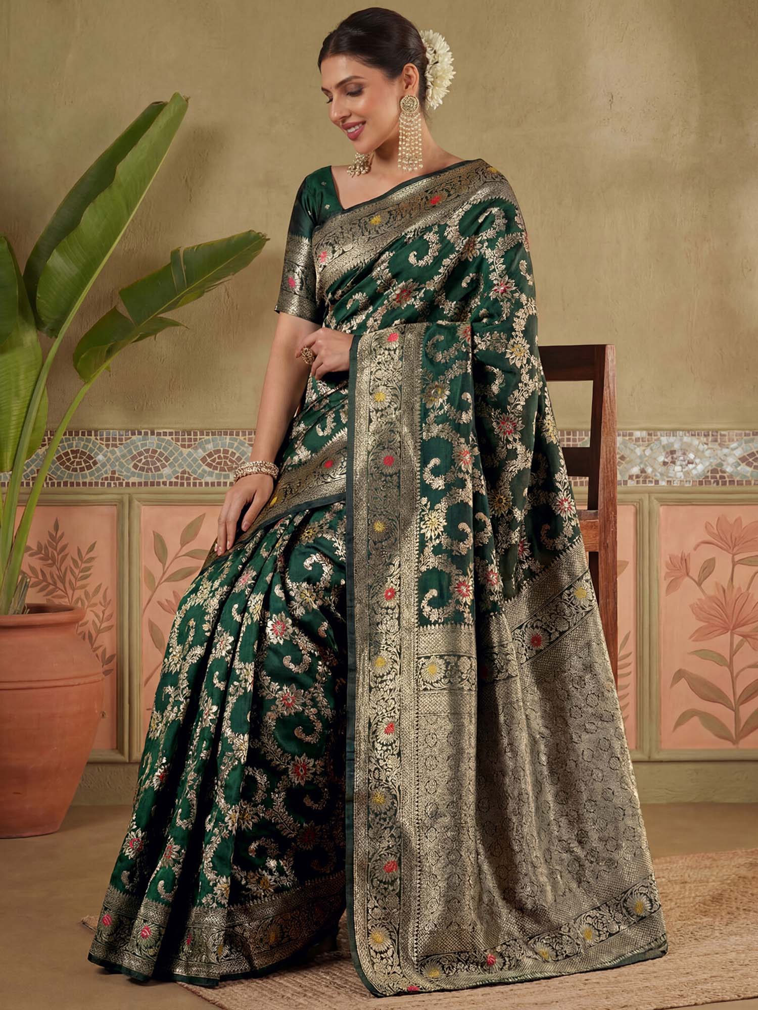 Green Zari Woven Weaving Silk Saree with Unstitched Blouse