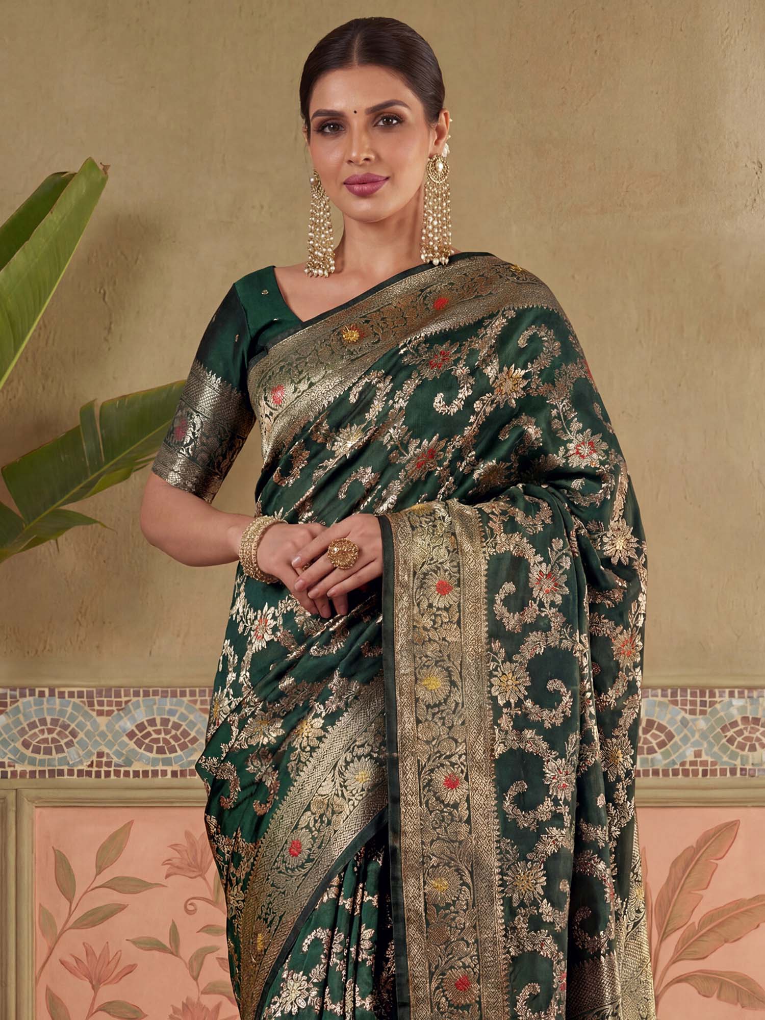 Green Zari Woven Weaving Silk Saree with Unstitched Blouse