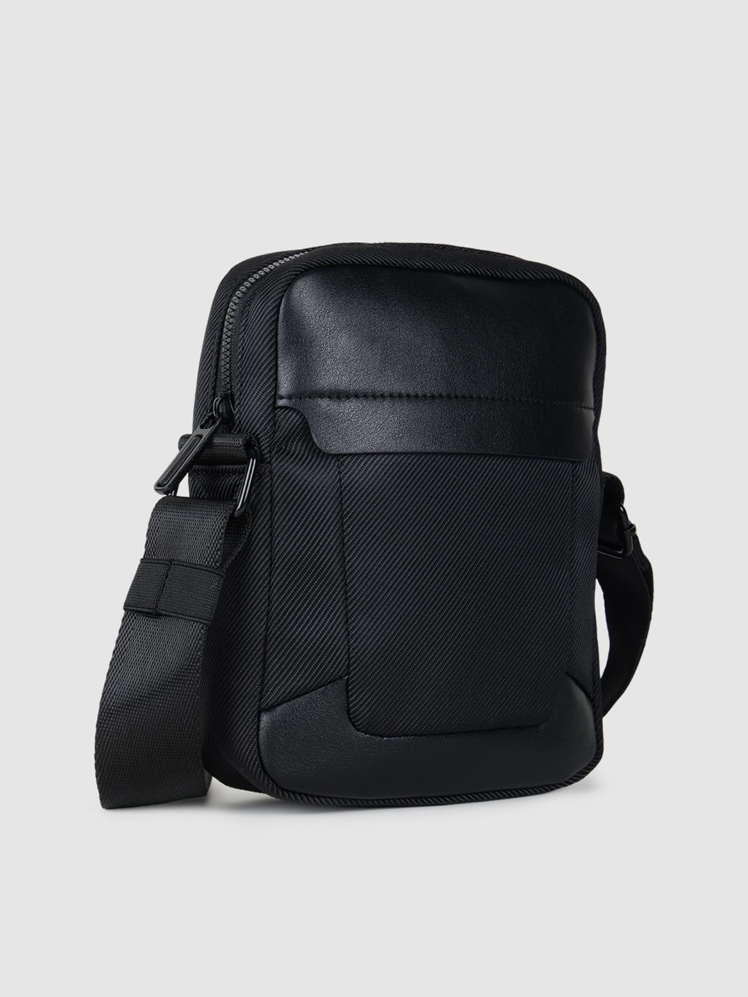Gregor Go Men Crossbody Sling Bag - Black (S)