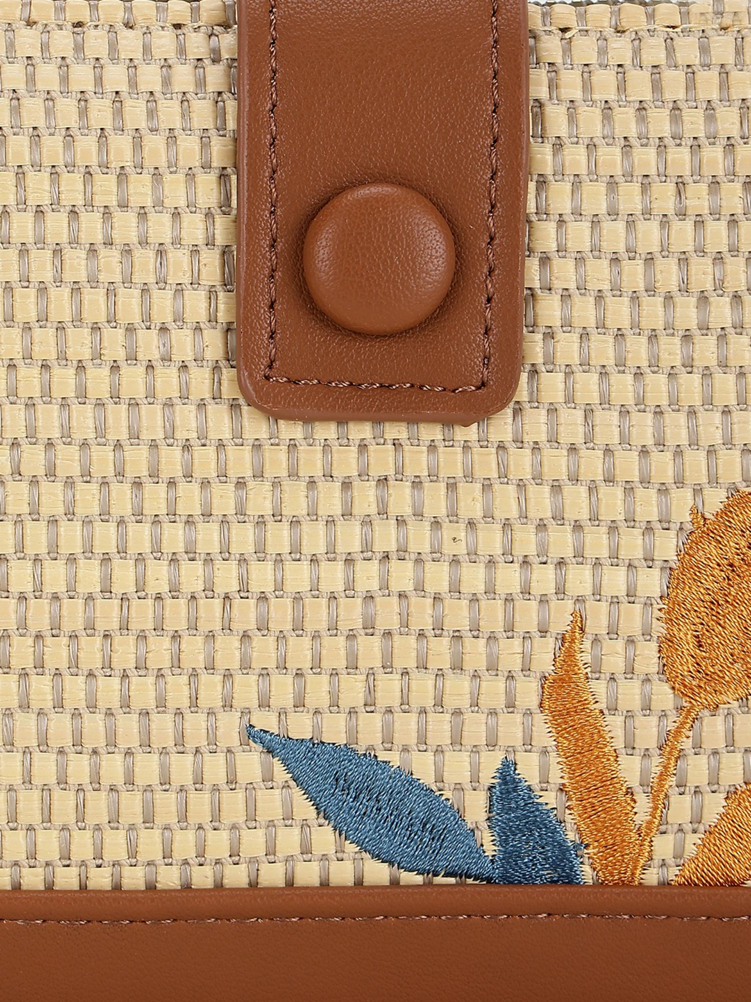 Camomilla V3 Women Wallet - Beige (L)