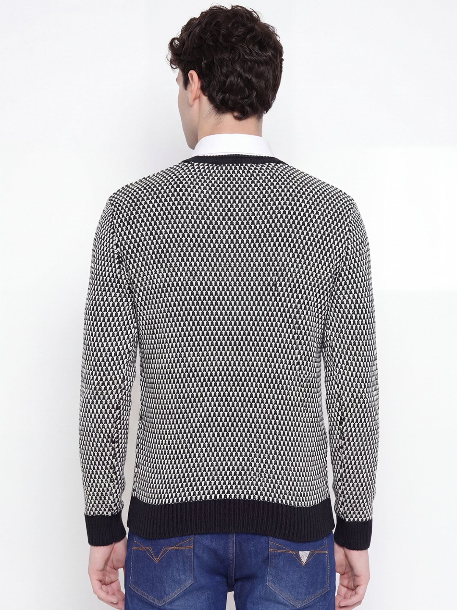 Knitted Round Neck Long Sleeves Sweater