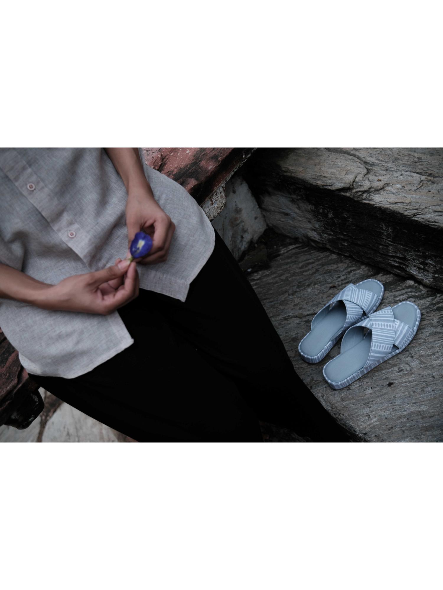 Criss Cross White Slippers