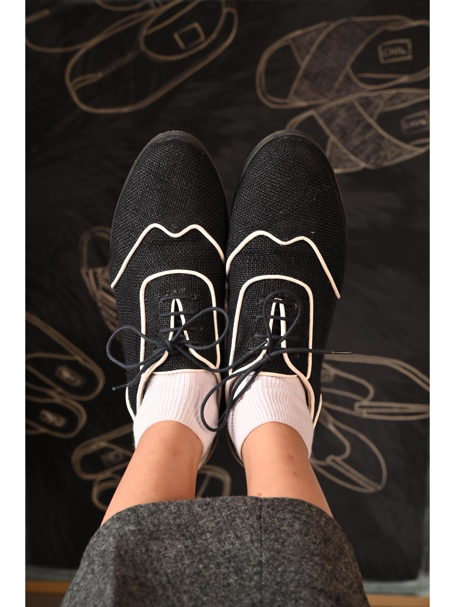 Roshni Oxfords Black Men Shoes