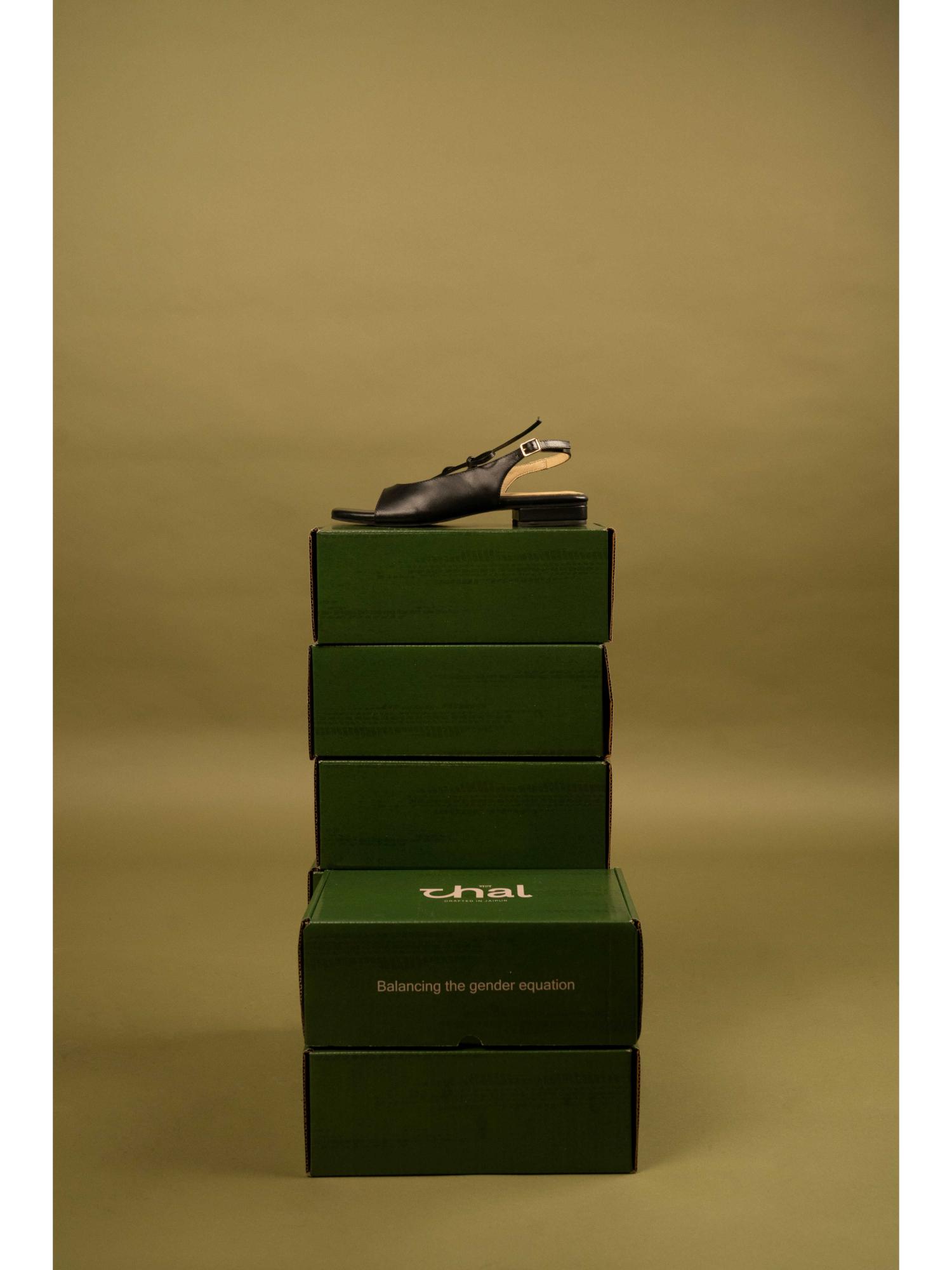 Mamaye Black Sandals